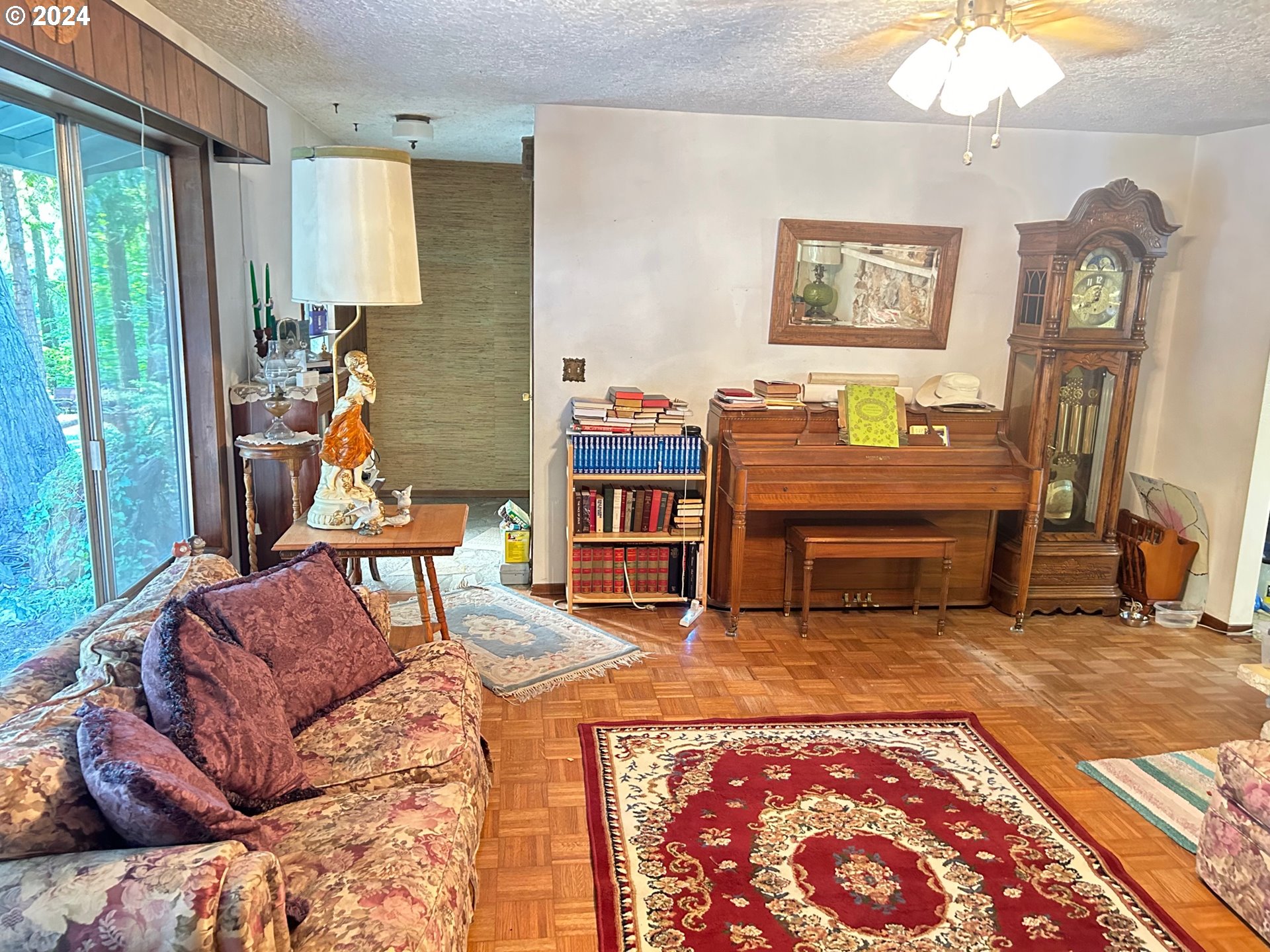 14240 Southwest Parmele Road Gaston, OR 97119 - Photo 3 of 16 Living Room