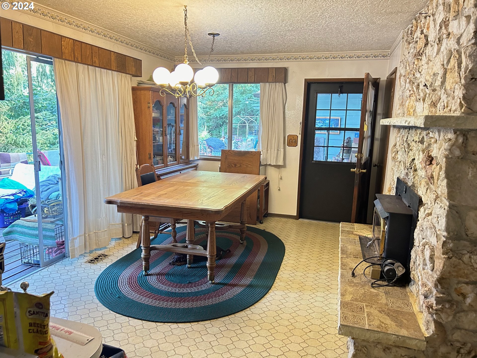 14240 Southwest Parmele Road Gaston, OR 97119 - Photo 4 of 16 Dining Area