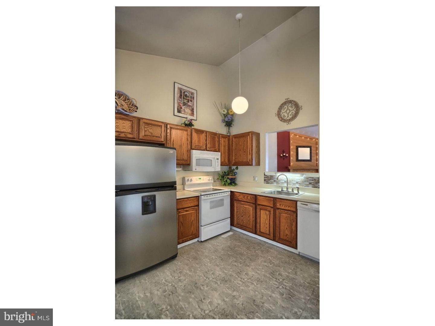 4486 Pheasant Run Reading, PA 19606 - Photo 7 of 19 Kitchen