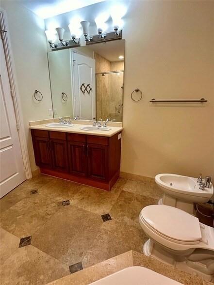 1362 Bayview Drive Fort Lauderdale, FL 33304 - Photo 27 of 35