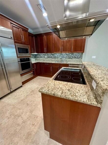 1362 Bayview Drive Fort Lauderdale, FL 33304 - Photo 31 of 35