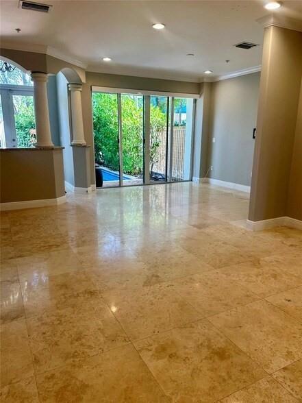 1362 Bayview Drive Fort Lauderdale, FL 33304 - Photo 4 of 35