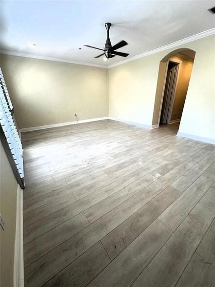 1362 Bayview Drive Fort Lauderdale, FL 33304 - Photo 7 of 35