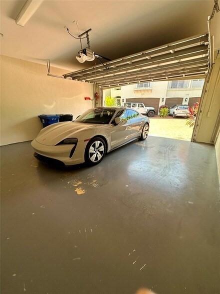 1362 Bayview Drive Fort Lauderdale, FL 33304 - Photo 8 of 35