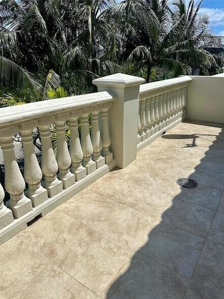 1362 Bayview Drive Fort Lauderdale, FL 33304 - Photo 10 of 35