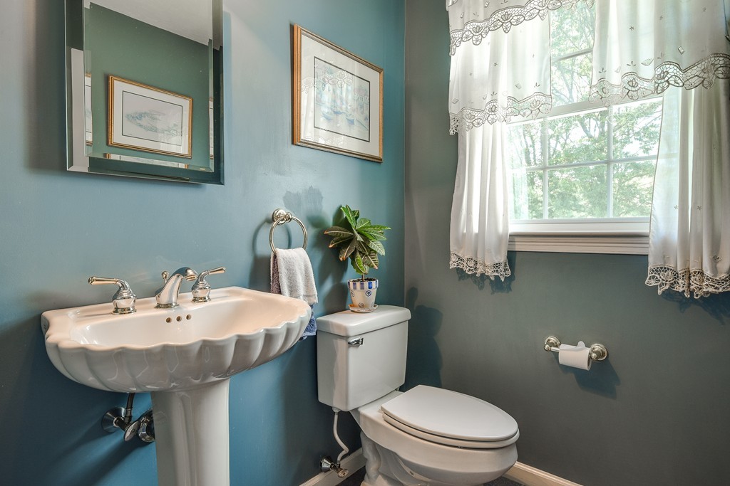 43 Orchard Road Ashland, MA 01721 - Photo 10 of 27