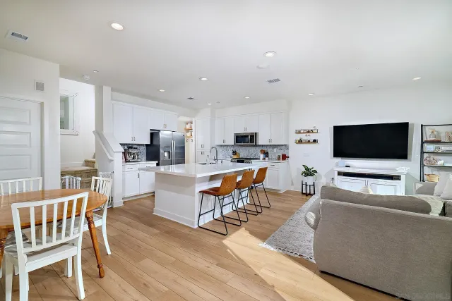 $1,199,000 | 10992 Lotta Court, San Diego, CA 92126