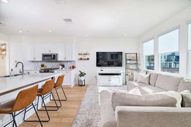 $1,199,000 | 10992 Lotta Court, San Diego, CA 92126