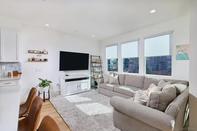 $1,199,000 | 10992 Lotta Court, San Diego, CA 92126