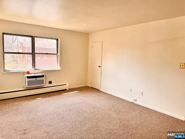 $1,750 | 401 West Madison Avenue, Unit 7, Dumont, NJ 07628