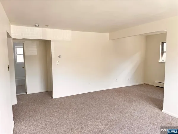 $1,750 | 401 West Madison Avenue, Unit 7, Dumont, NJ 07628