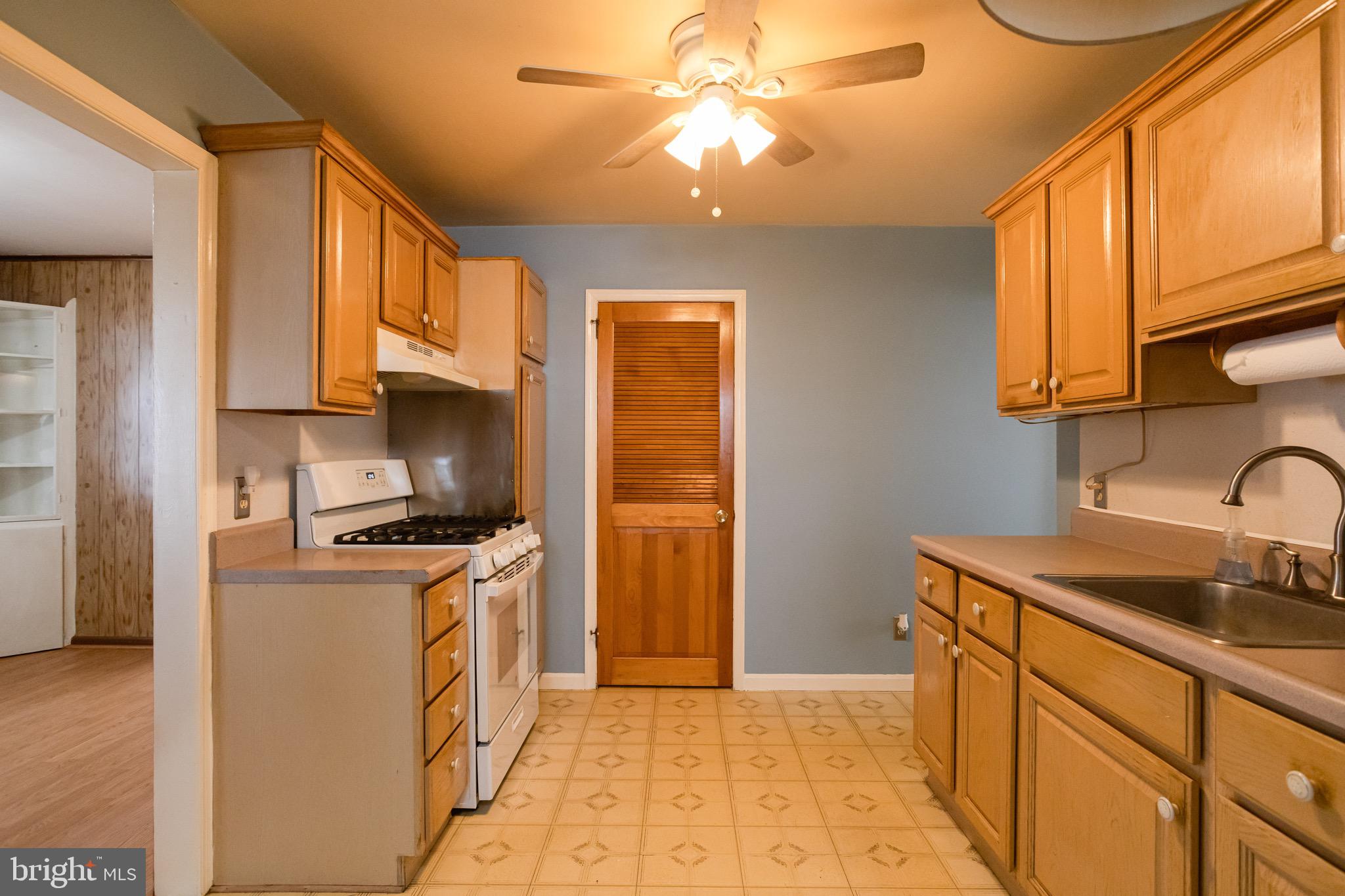 8141 Cornwall Road Dundalk, MD 21222 - Photo 15 of 40