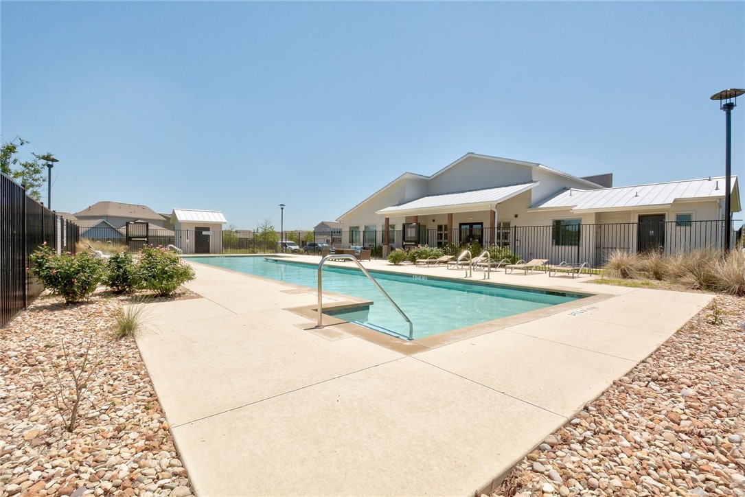 5400 Daimler Drive Austin, TX 78744 - Photo 36 of 40