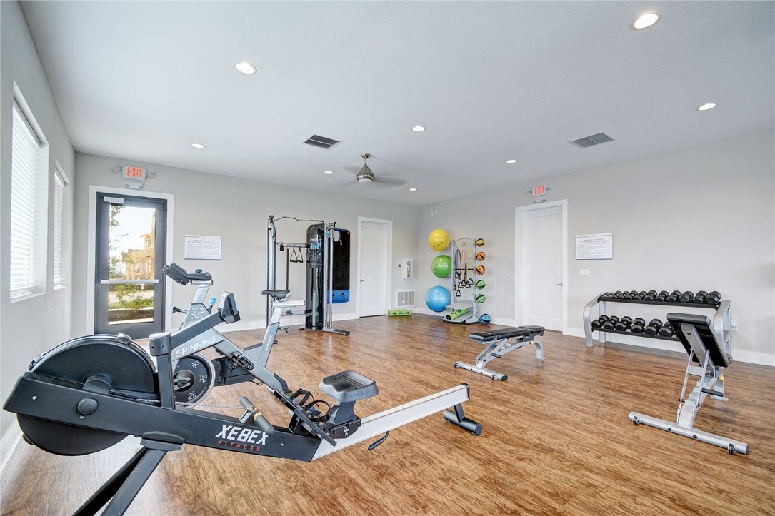 5400 Daimler Drive Austin, TX 78744 - Photo 38 of 40