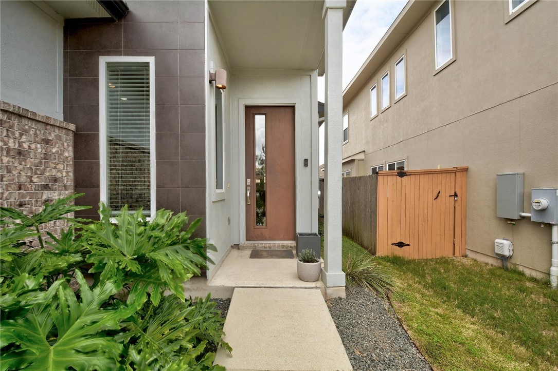 5400 Daimler Drive Austin, TX 78744 - Photo 6 of 40