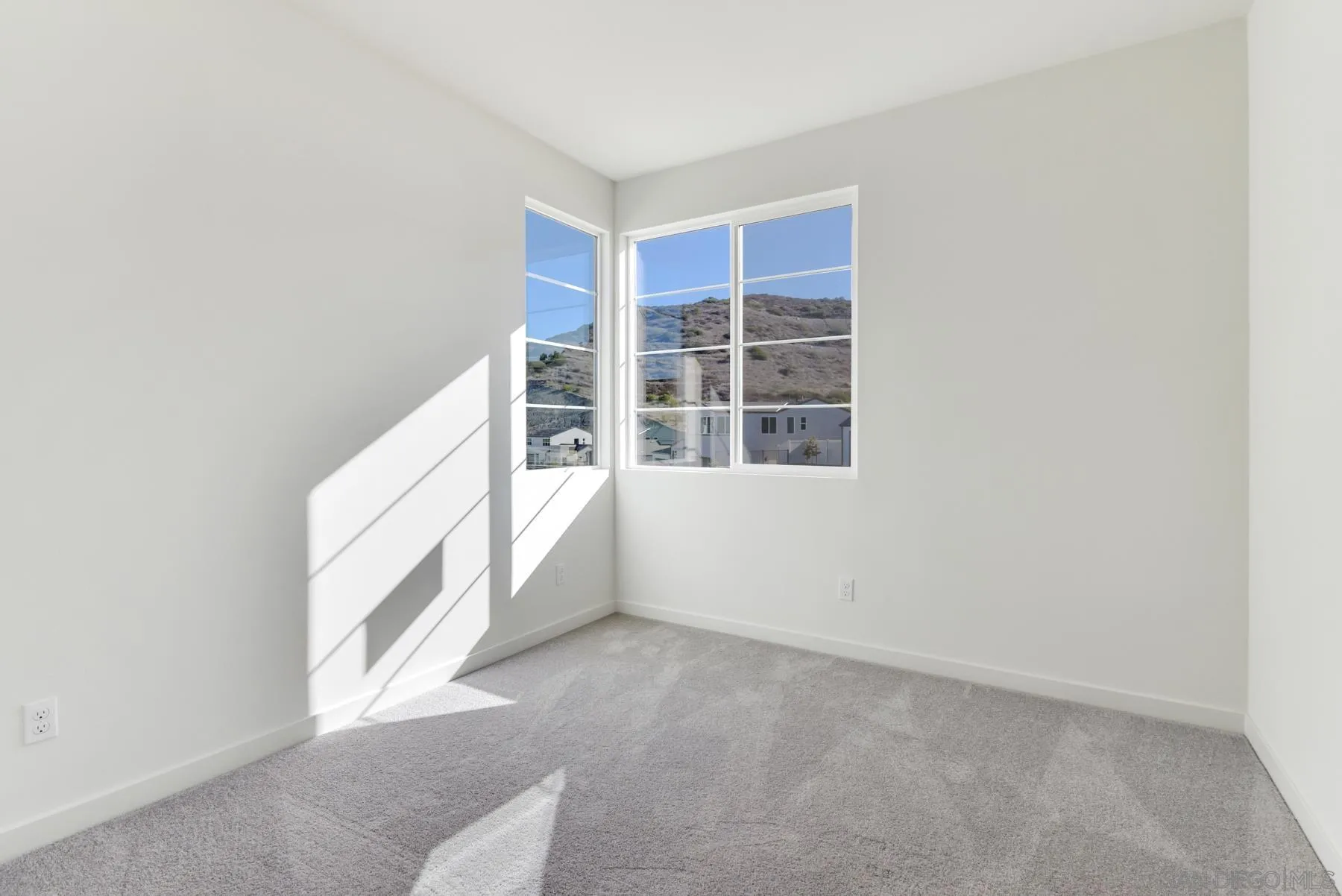 650 Meadowood Street Fallbrook, CA 92028 - Photo 3 of 24
