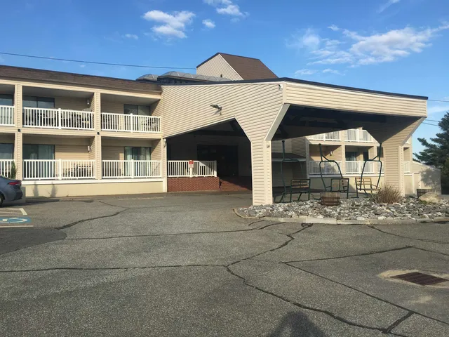 $260,000 | 375 Endicott Street North, Unit 105/105A, Laconia, NH 03246