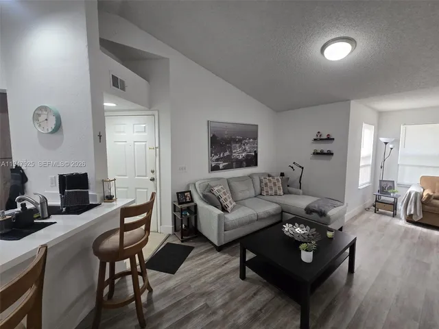 $2,000 | 12840 Vista Isles Drive, Unit 622, Sunrise, FL 33325