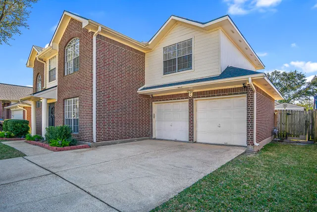 $295,000 | 5017 Parkcrest Drive, La Porte, TX 77571