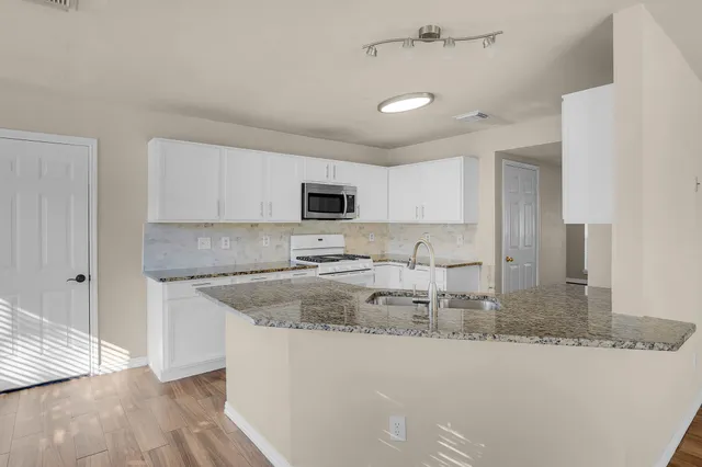 $295,000 | 5017 Parkcrest Drive, La Porte, TX 77571