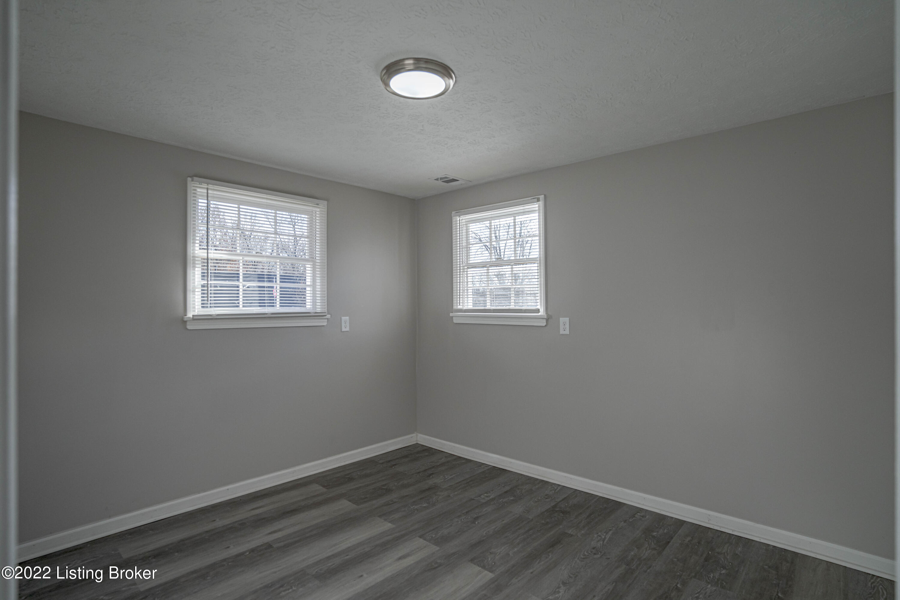 272 Topfield Road Louisville, KY 40229 - Photo 29 of 52 DSC01398