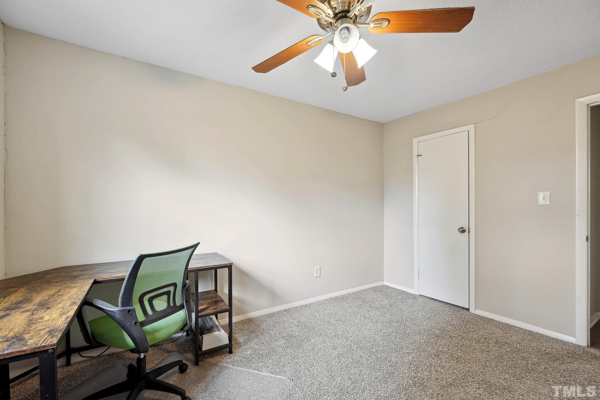 5809 Nottoway Court, Unit B Raleigh, NC 27609 - Photo 18 of 21 a view of a livingroom with a workspace