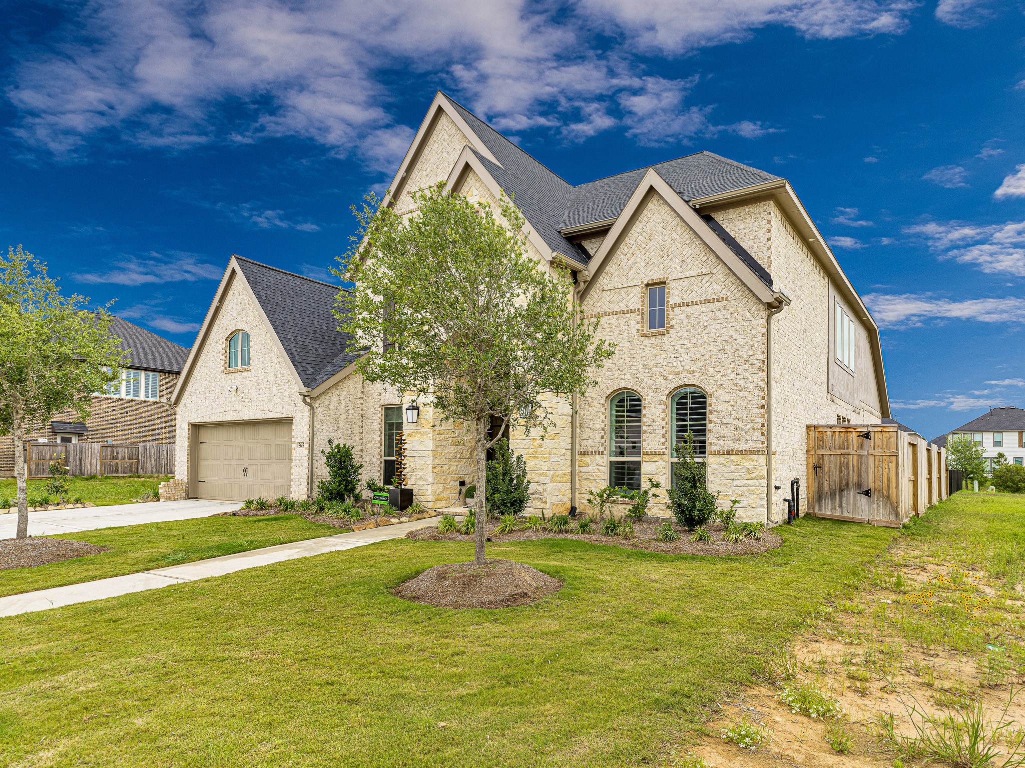 5615 Logan Ridge Lane Fulshear, TX 77441 - Photo 3 of 50