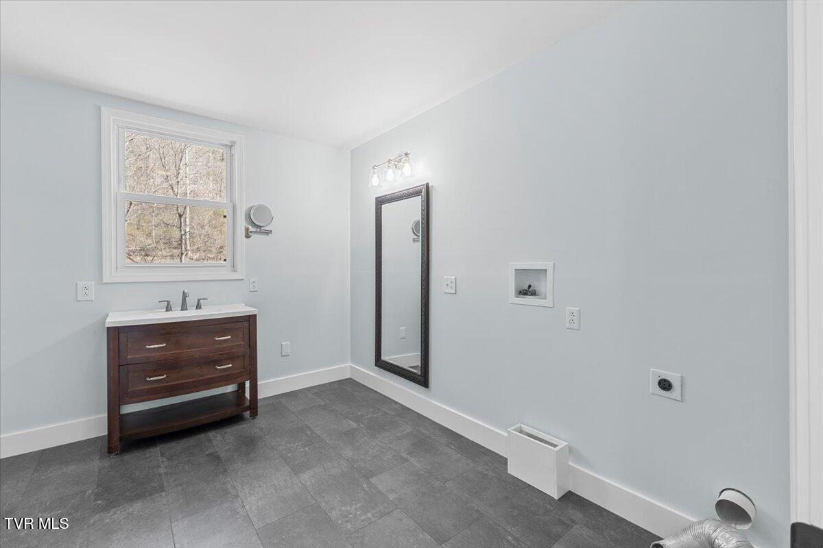 3271 Lunsford Mill Road Hiltons, VA 24258 - Photo 33 of 63 53-128A2419