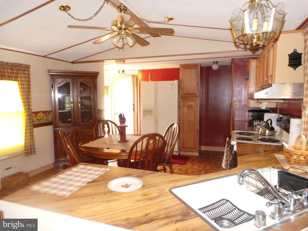 9662 Winchester Grade Road Berkeley Springs, WV 25411 - Photo 4 of 24 Kitchen