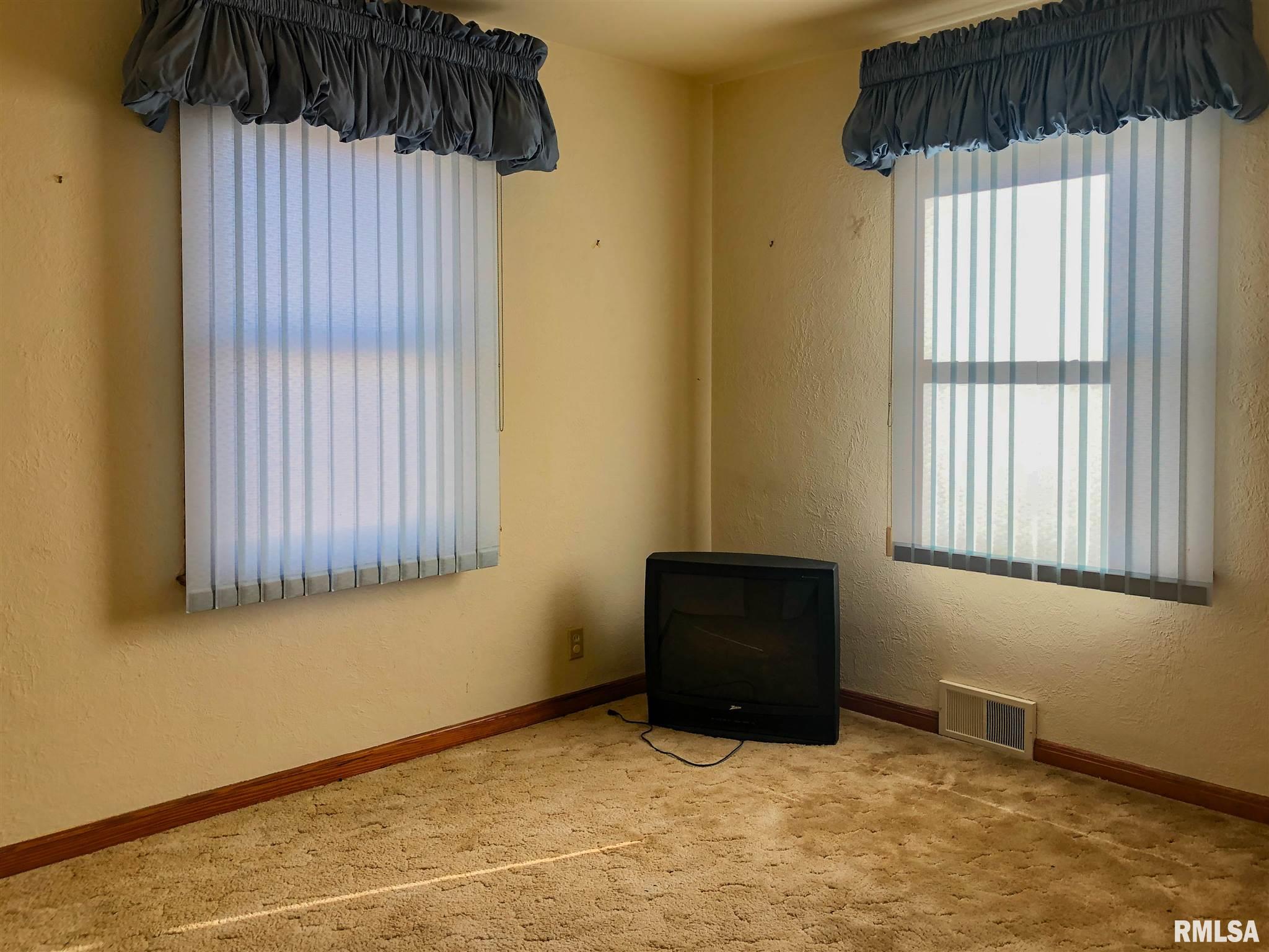 1420 Tennell Road Pekin, IL 61554 - Photo 21 of 36 Gallery Image 21