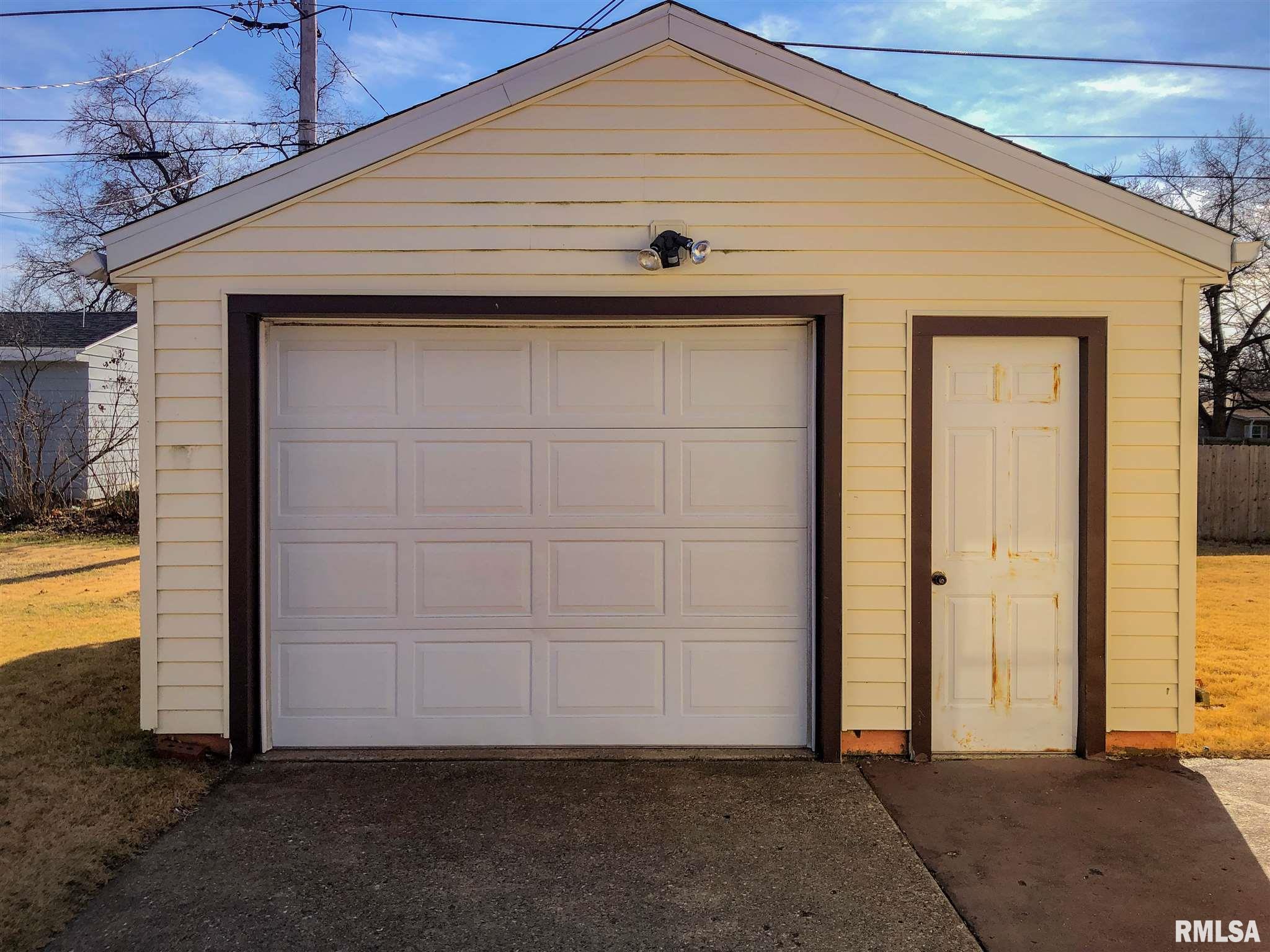 1420 Tennell Road Pekin, IL 61554 - Photo 31 of 36 Gallery Image 31