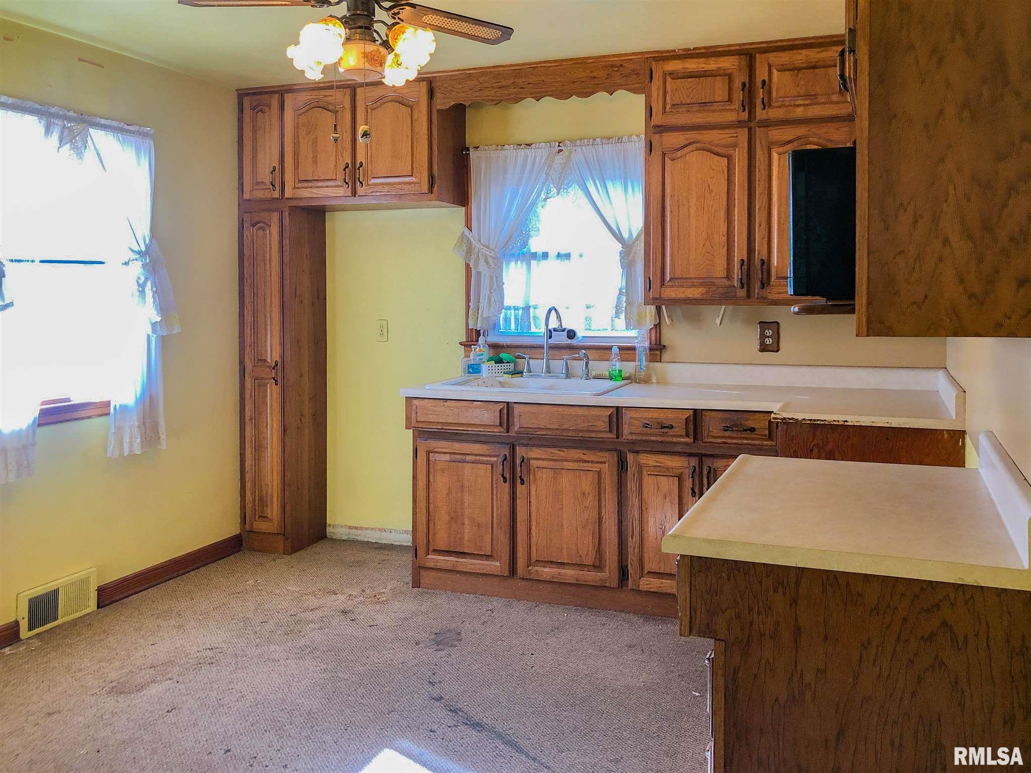 1420 Tennell Road Pekin, IL 61554 - Photo 10 of 36 Gallery Image 10
