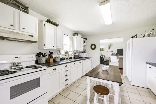 $425,000 | 9002 Briarcrest Street, Unit CR225, Manvel, TX 77578