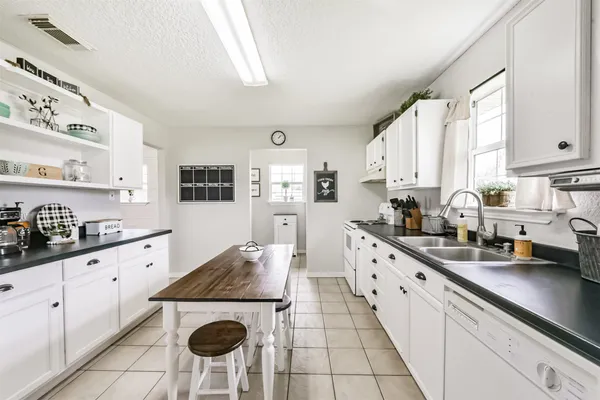 $425,000 | 9002 Briarcrest Street, Unit CR225, Manvel, TX 77578