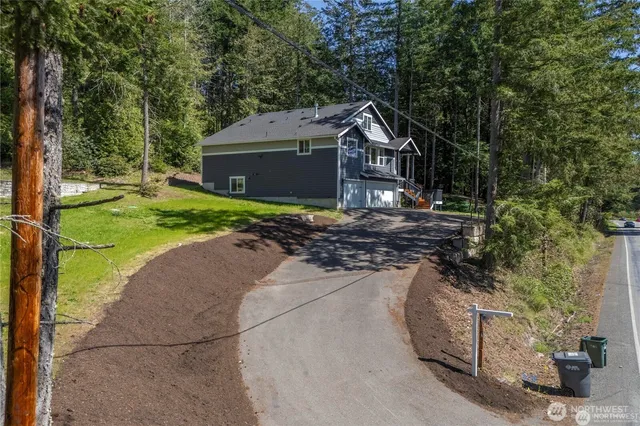 a house view with a outdoor space