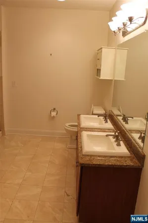 $3,650 | 20 Ave At Port Imperial, Unit 323, West New York, NJ 07093