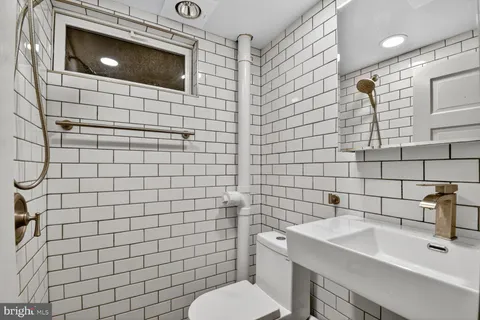 $575,000 | 6215 42nd Avenue, Hyattsville, MD 20781