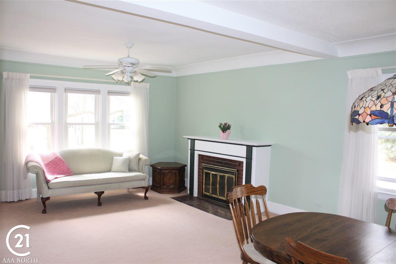 250 West Lafayette Street Romeo, MI 48065 - Photo 6 of 21 Living Room