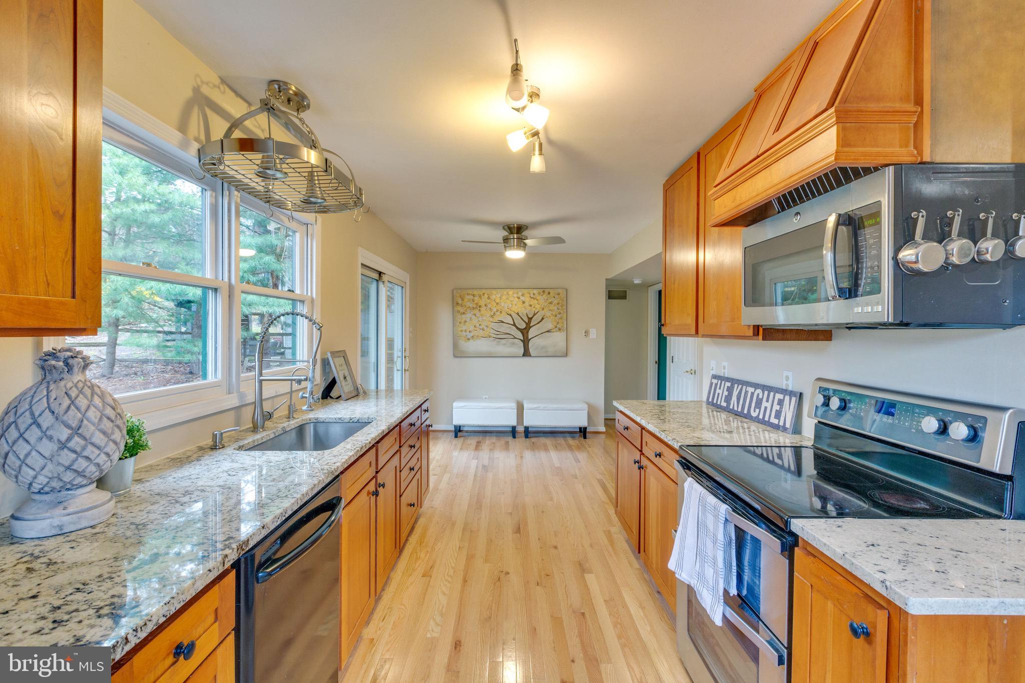 7163 Masters Road New Market, MD 21774 - Photo 8 of 33 Beautiful kitchen