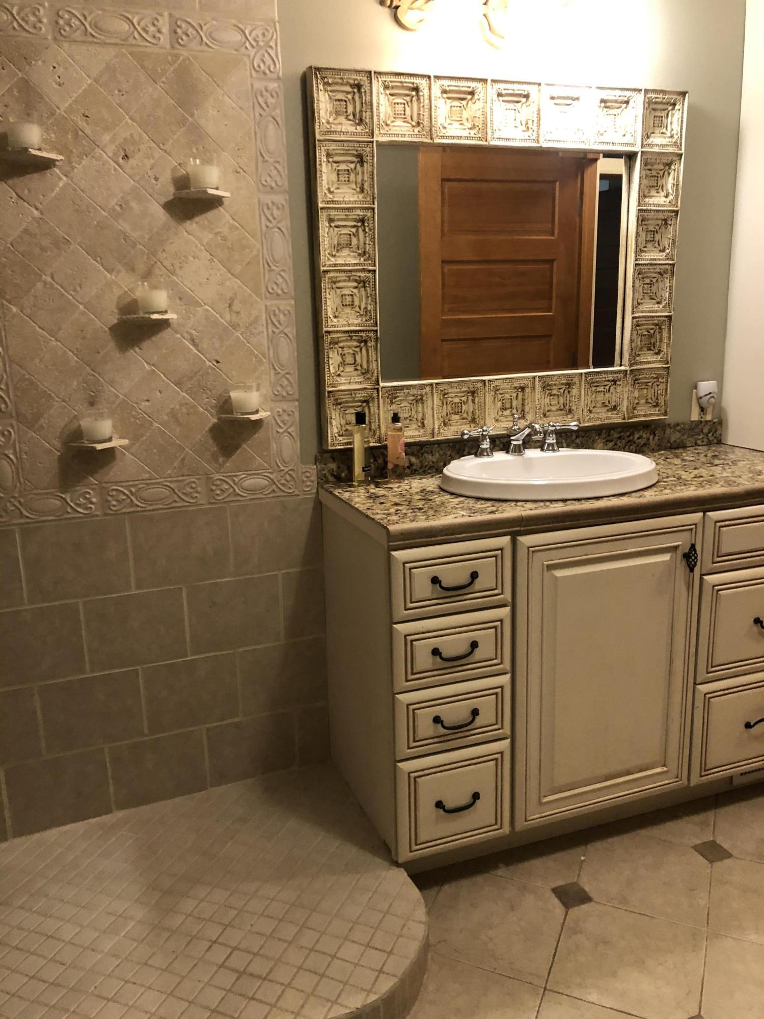 212 Geronimo Road Knoxville, TN 37934 - Photo 12 of 26 Bathroom