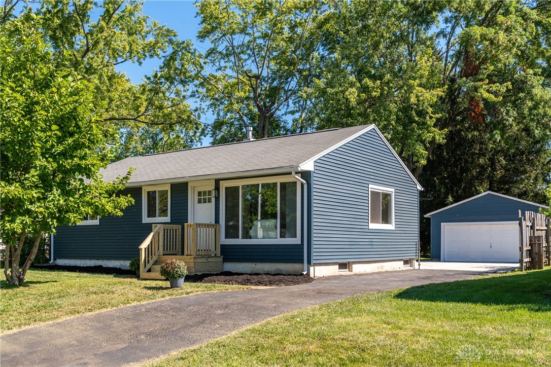 1596 Edendale Road Dayton, OH 45432 - Photo 4 of 58 Gallery Image 4