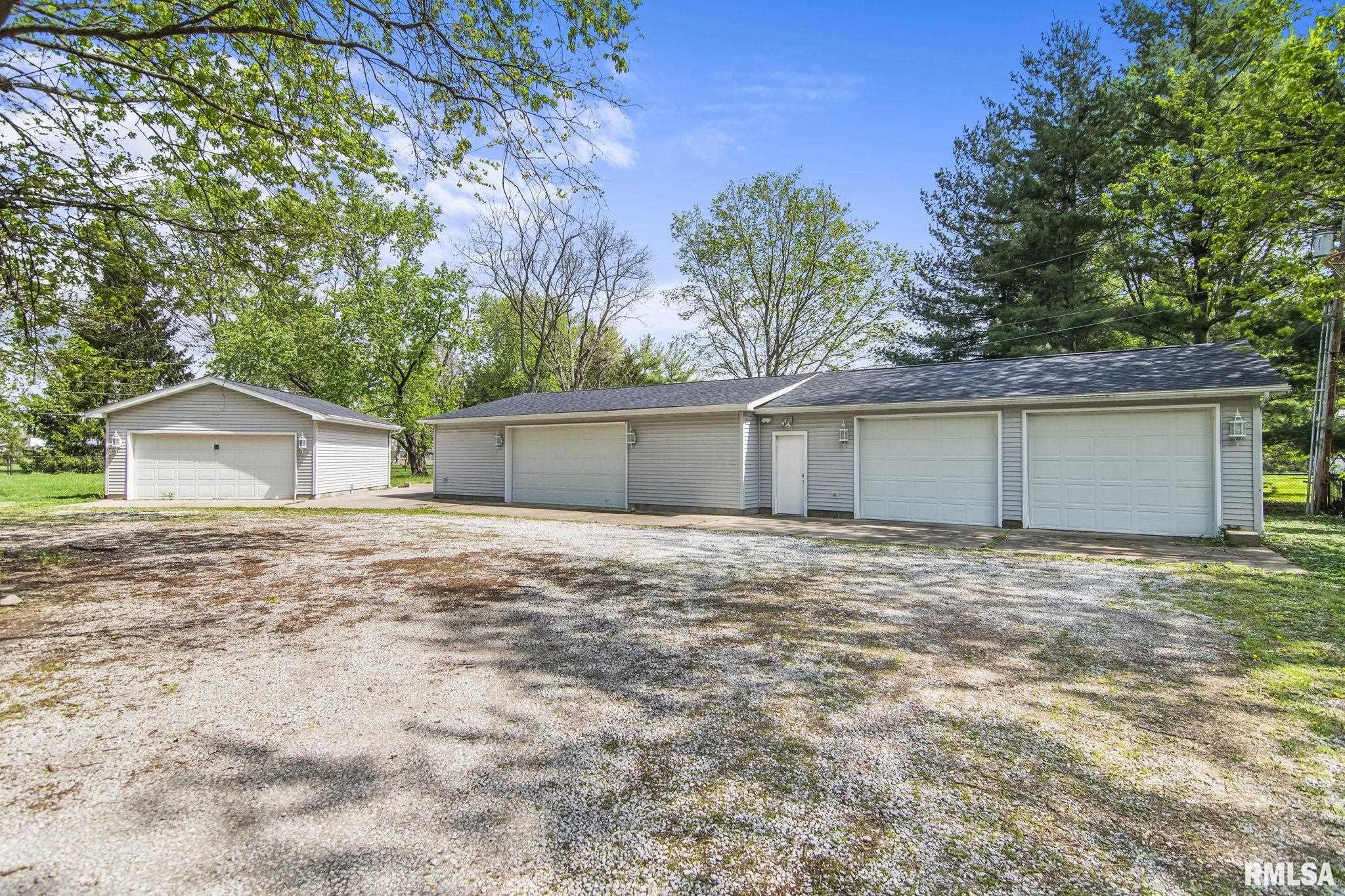 6088 Horseview Drive Springfield, IL 62712 - Photo 3 of 50