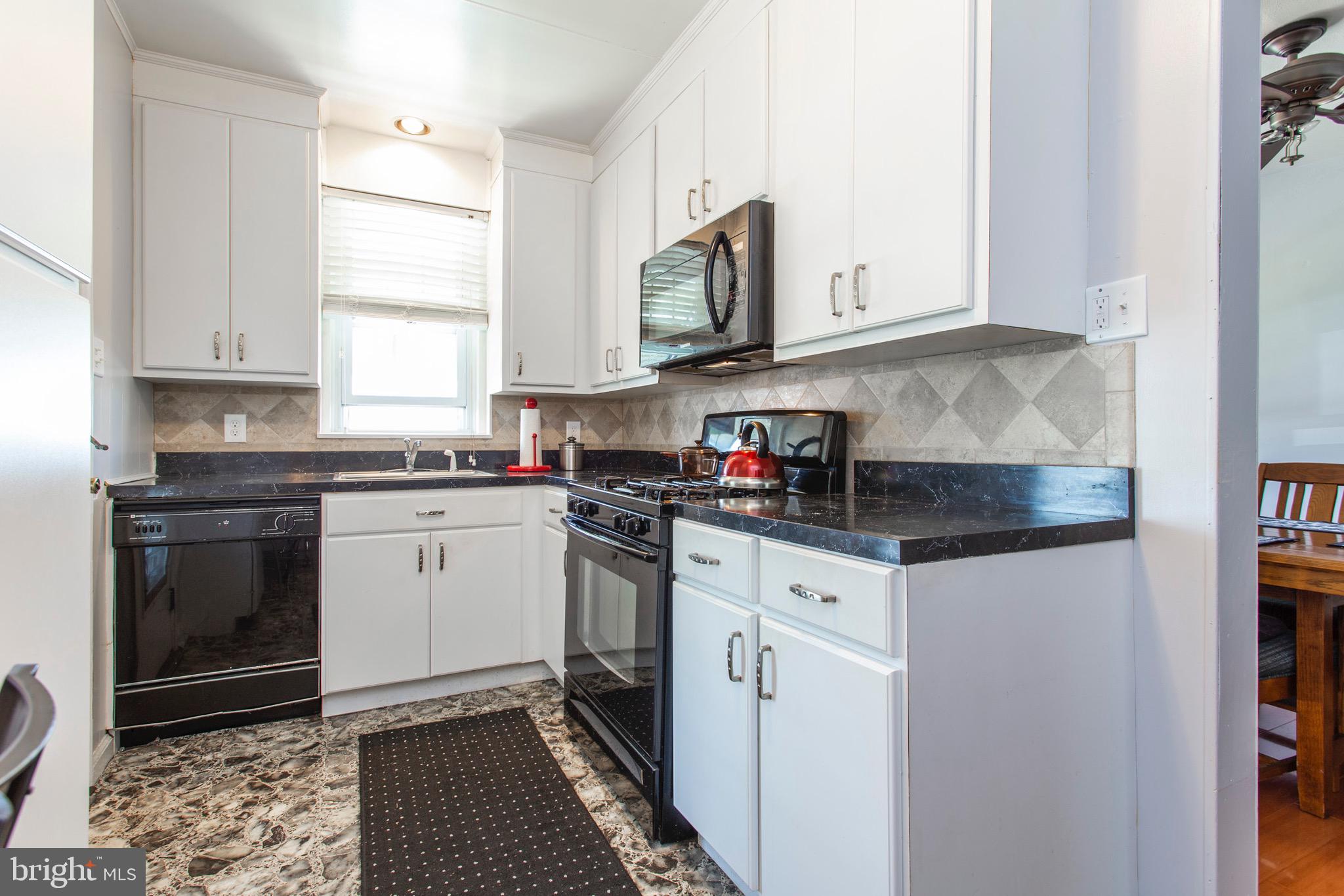 514 Holly Road Lansdowne, PA 19050 - Photo 10 of 26