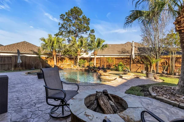 $730,000 | 3317 Sussex Way, Friendswood, TX 77546