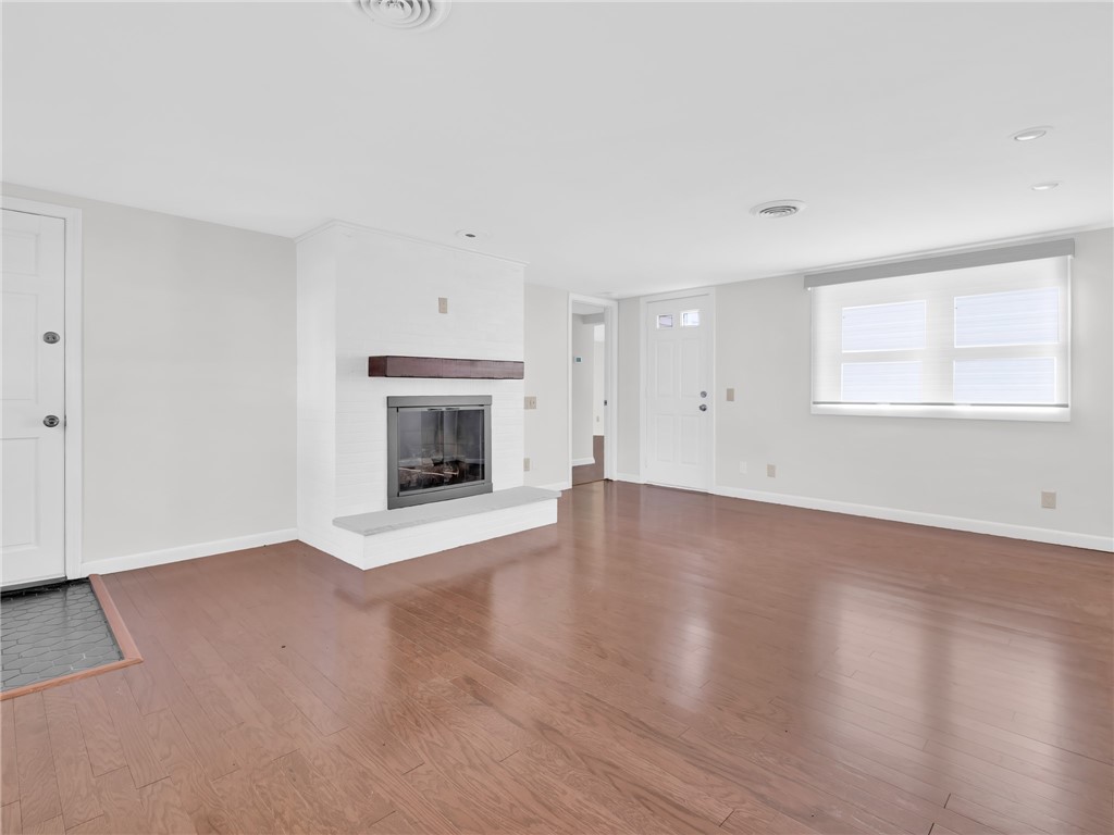 8 Gould Road Cranston, RI 02921 - Photo 5 of 10 Gallery Image 5