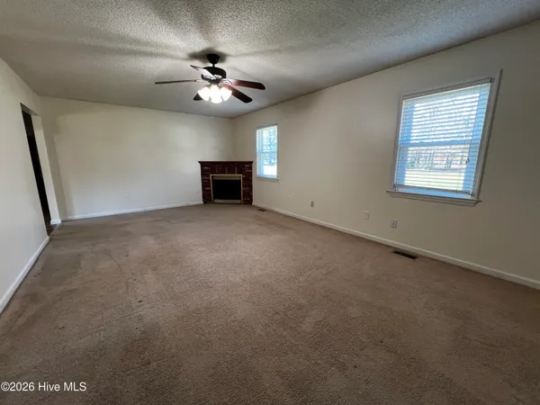 $2,400 | 1049 Halls Creek Road, Elizabeth City, NC 27909