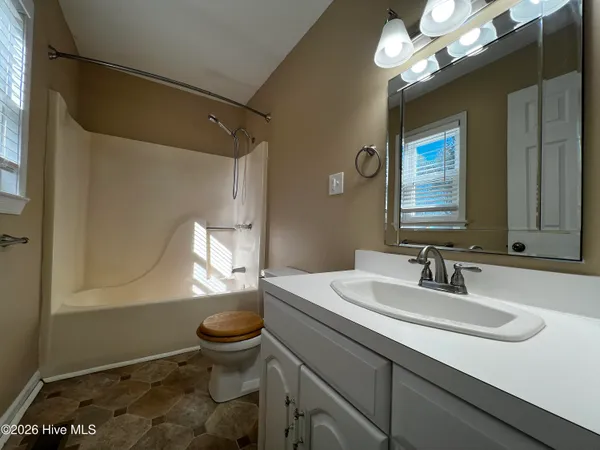 $2,400 | 1049 Halls Creek Road, Elizabeth City, NC 27909