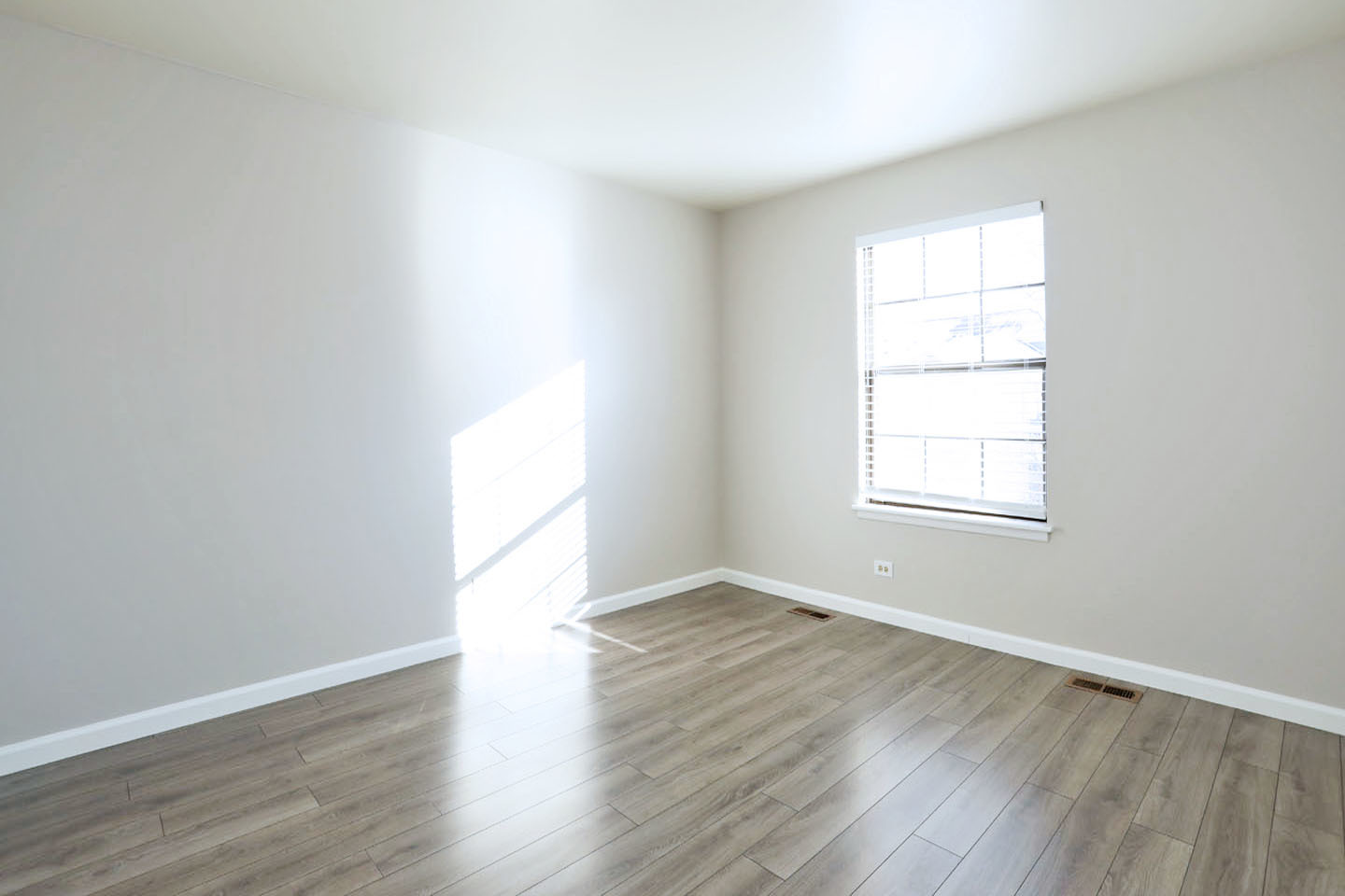 236 Deerpath Court, Unit B1 Schaumburg, IL 60193 - Photo 14 of 19