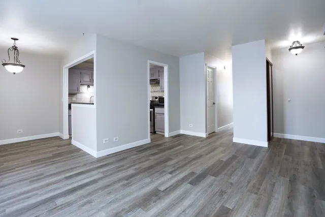 $2,400 | 236 Deerpath Court, Unit B1, Schaumburg, IL 60193