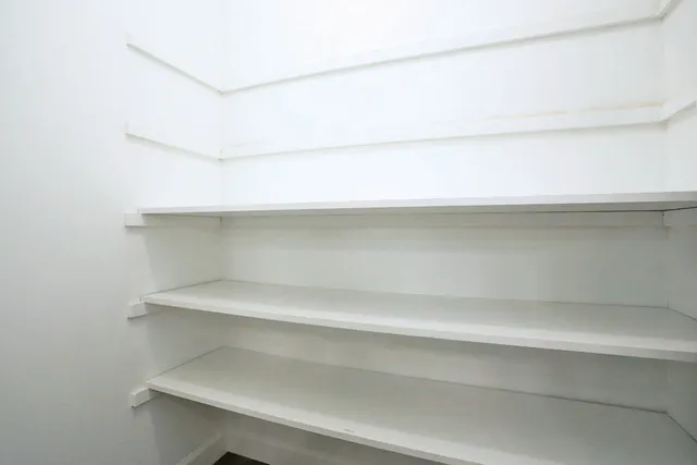 $2,400 | 236 Deerpath Court, Unit B1, Schaumburg, IL 60193